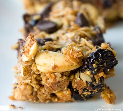 kitchen-sink-granola-bar