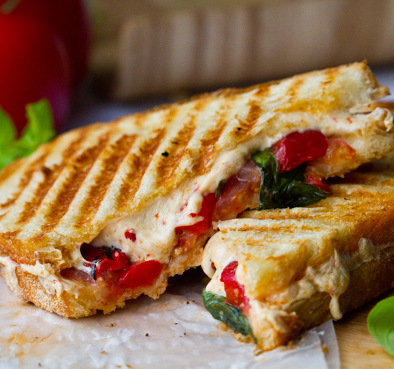 daiya-large-cheese-sandwich564_edited-3.jpg