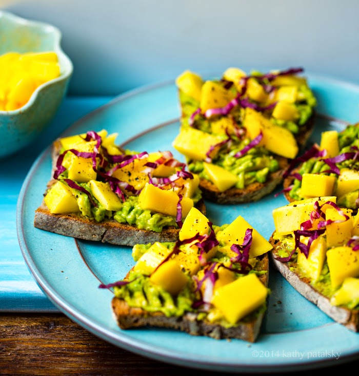 Delicious vegan Mango Avocado Toast Delicious vegan Mango Avocado Toast